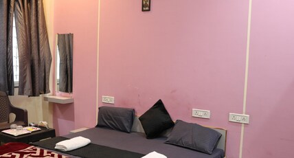 Hotel The villa Room Type - DELUX AC DOUBLE BED