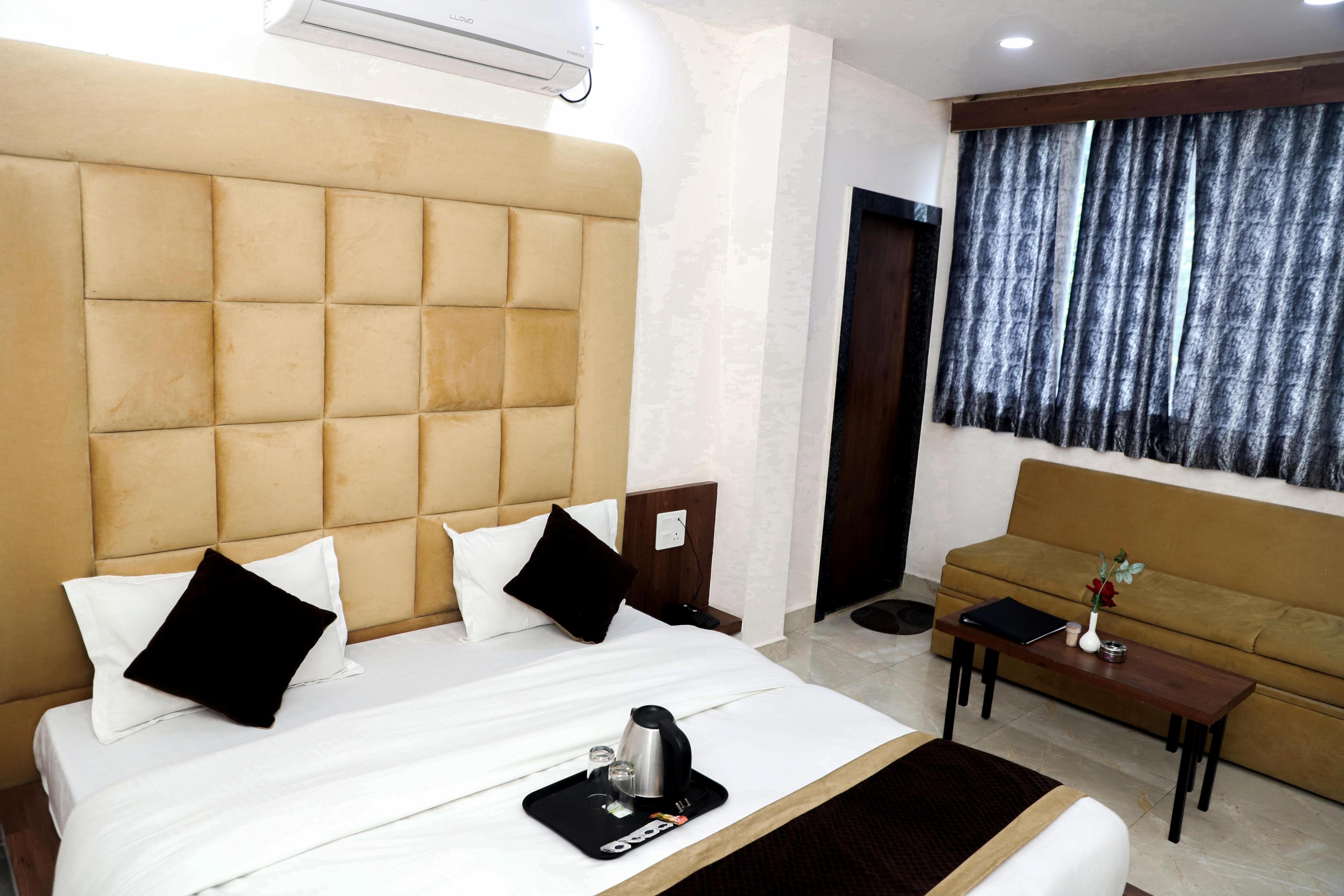 Hotel Vatika Palace Room Type - Suite Rooms