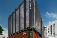 Pullman Singapore Hill Street