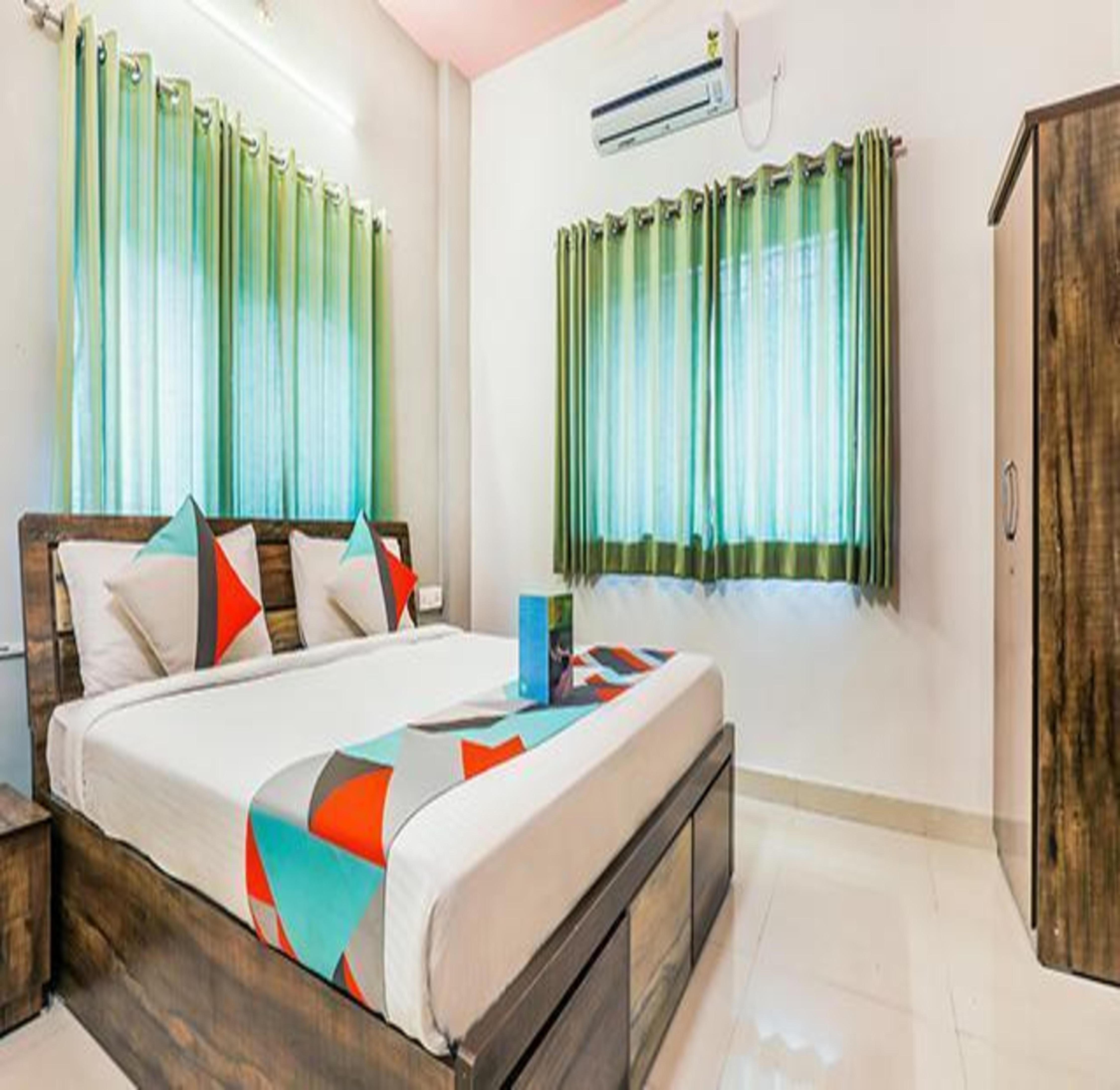 FabHotel Diamond Residency - Airport Road - Tap to explore photos