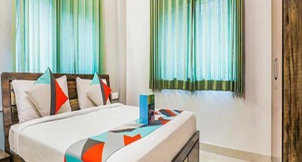 FabHotel Diamond Residency - Airport Road Room Type - Deluxe Room