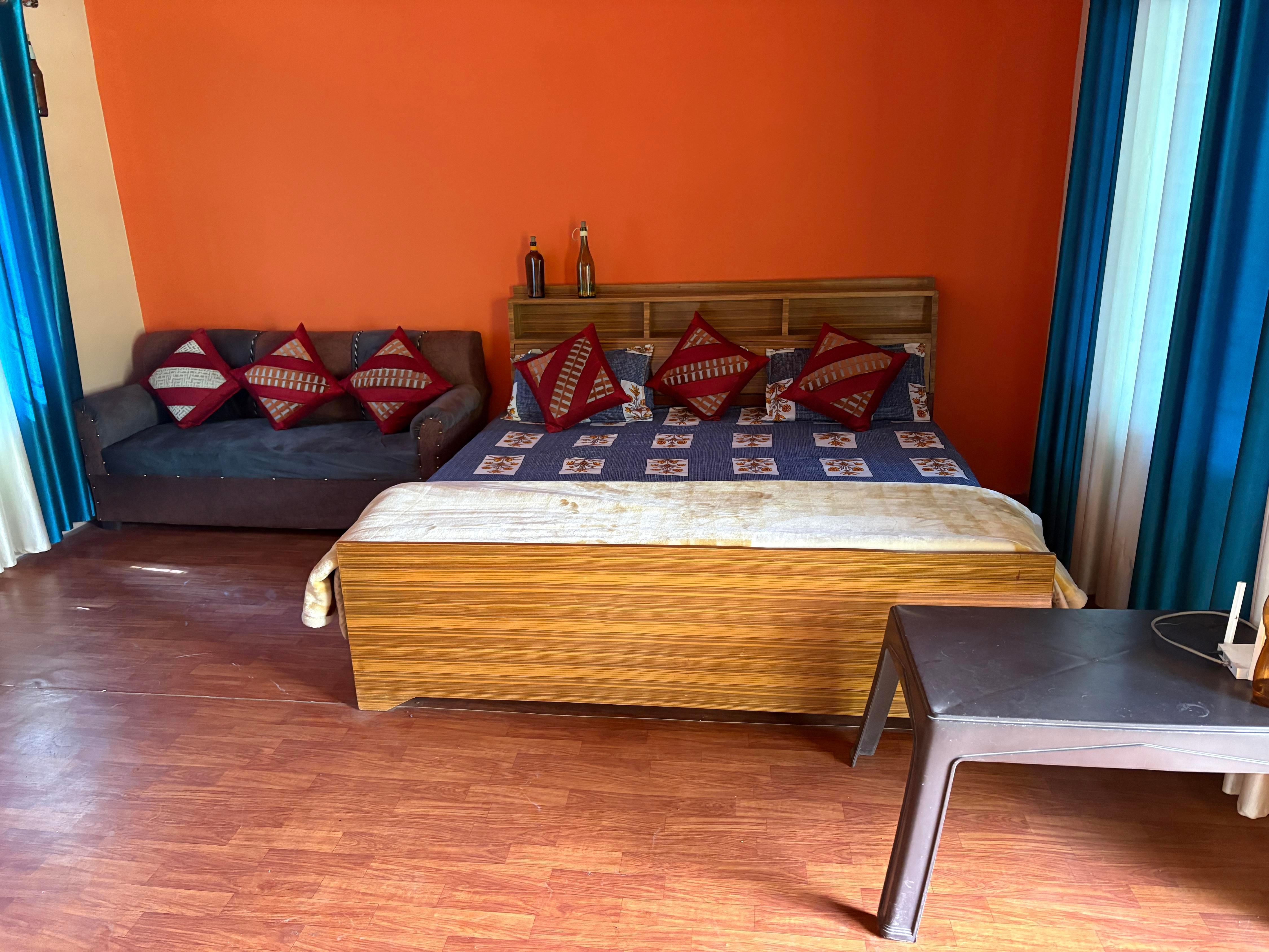 Green Hills Room Type - Family Room with Private Bathroom