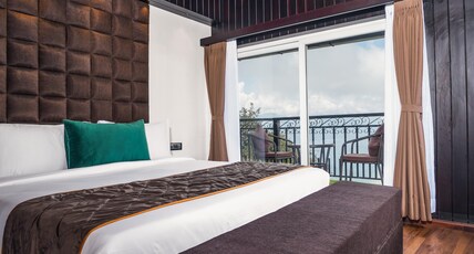 The West Gate Posada By Summit Room Type - Executive Suite with Balcony and Jacuzzi