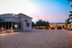 Skylark Resort, Parsili