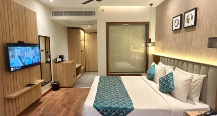 ARNISA Kasauli - A Boutique Hotel Room Type - Deluxe Room ( Partial View with Standing Balcony)