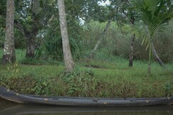 Riverdale Villa by Lexstays