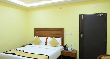 Hotel Sun Castle Room Type - Deluxe Room - King Bed