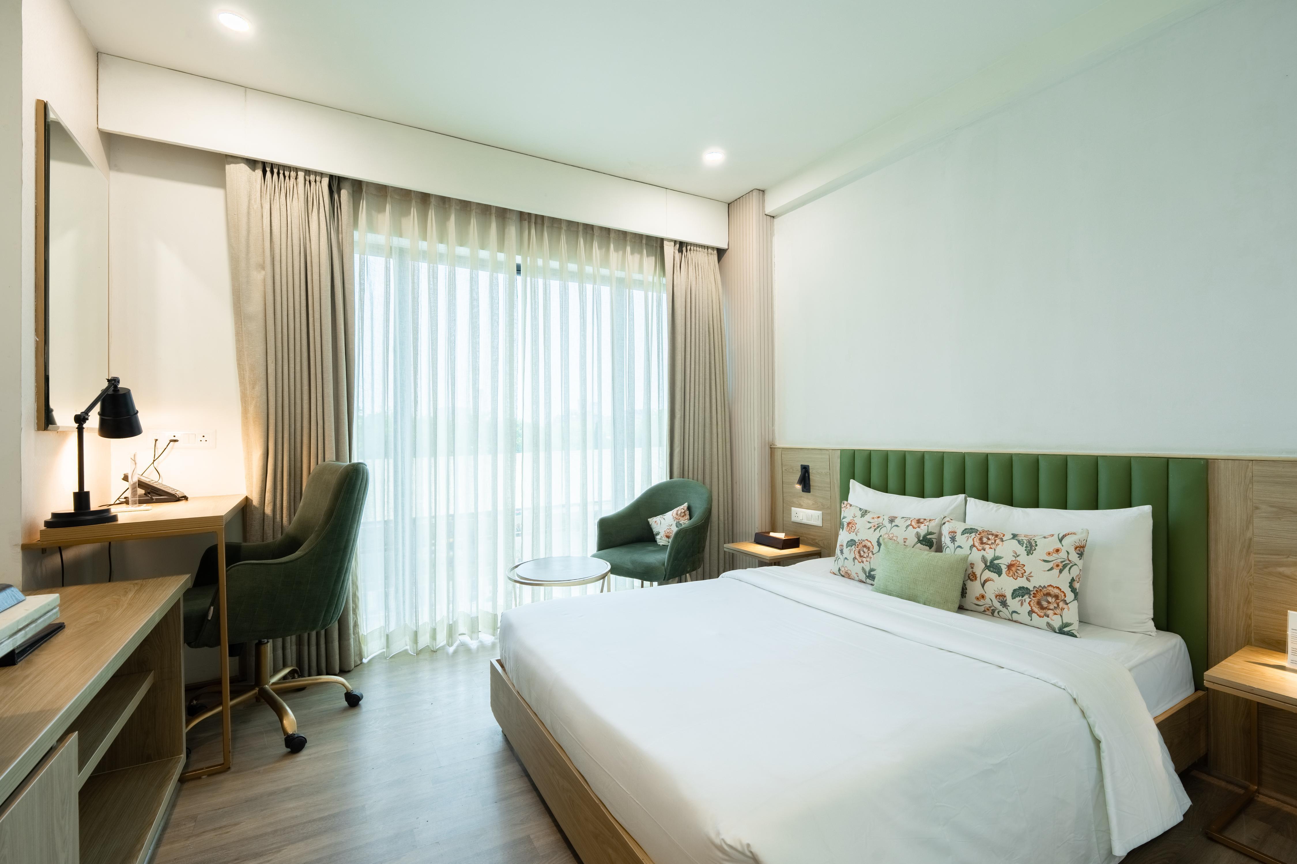 Hotel Limon Sector 29 - Tap to explore photos