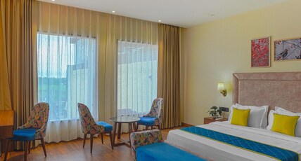 Hotel Escala Room Type - Deluxe Pool View Room with Fruit Basket Hotel Escala Room Type - Deluxe Pool View Room with Fruit Basket