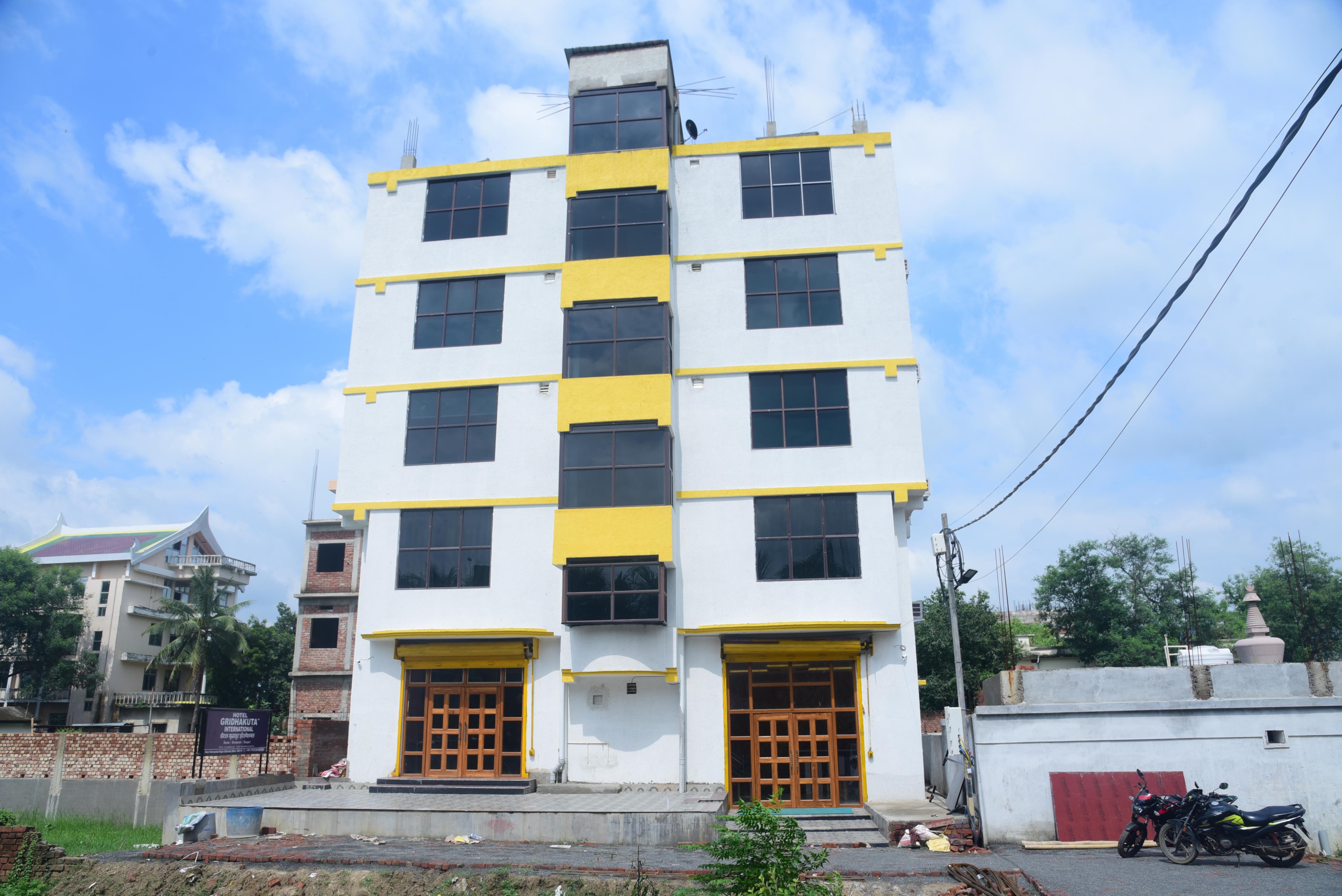 Hotel Gridhakuta International - Tap to explore photos