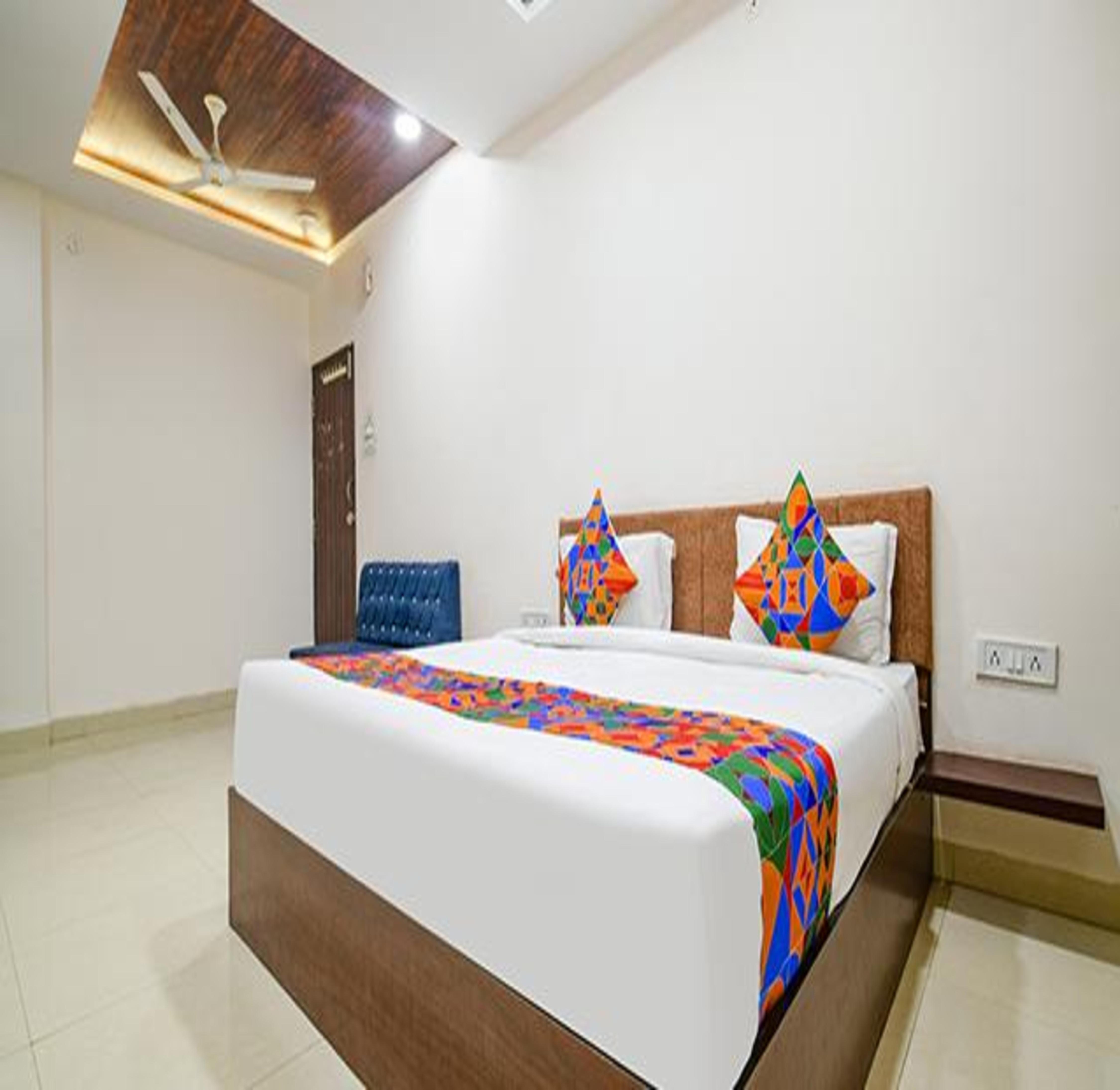 FabHotel Green Park I