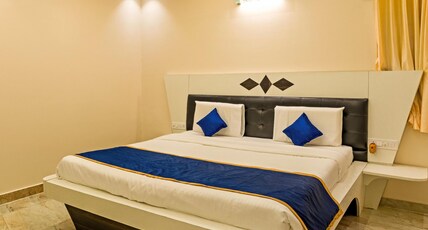 THE VENUE By Seasons Suites Room Type - Suite with Skylight Bathtub