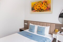 Lake view Apartment & Hotel