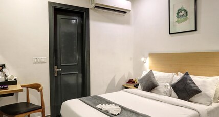 Hotel the Rasa Near Anand Vihar Room Type - Deluxe Room Hotel the Rasa Near Anand Vihar Room Type - Deluxe Room
