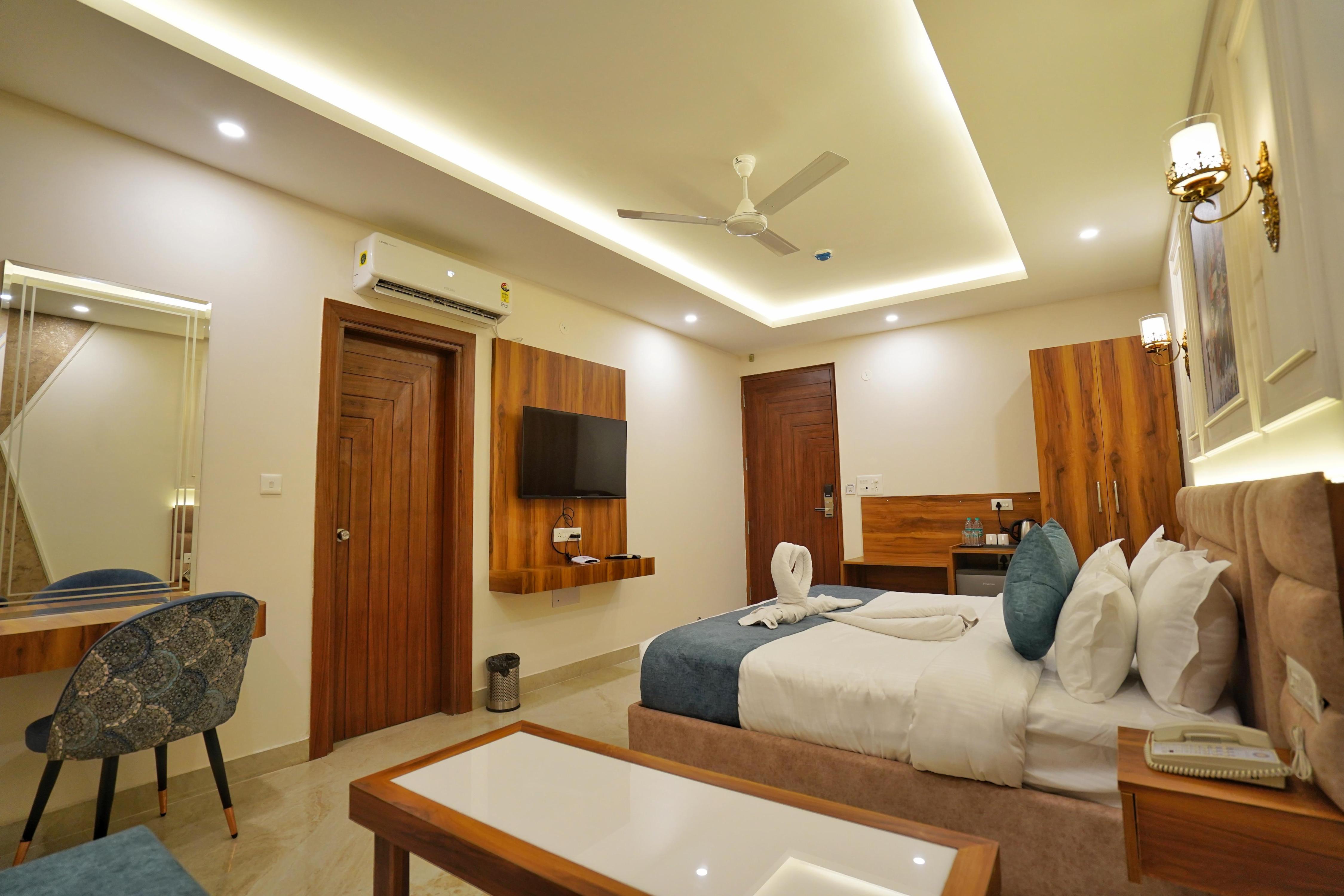 Hotel Golden Orchard @ Rajpur Road Dehradun - Tap to explore photos
