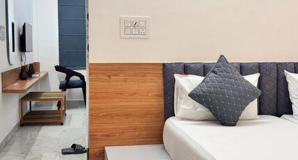 Hotel Insta 18 Room Type - Premium Room