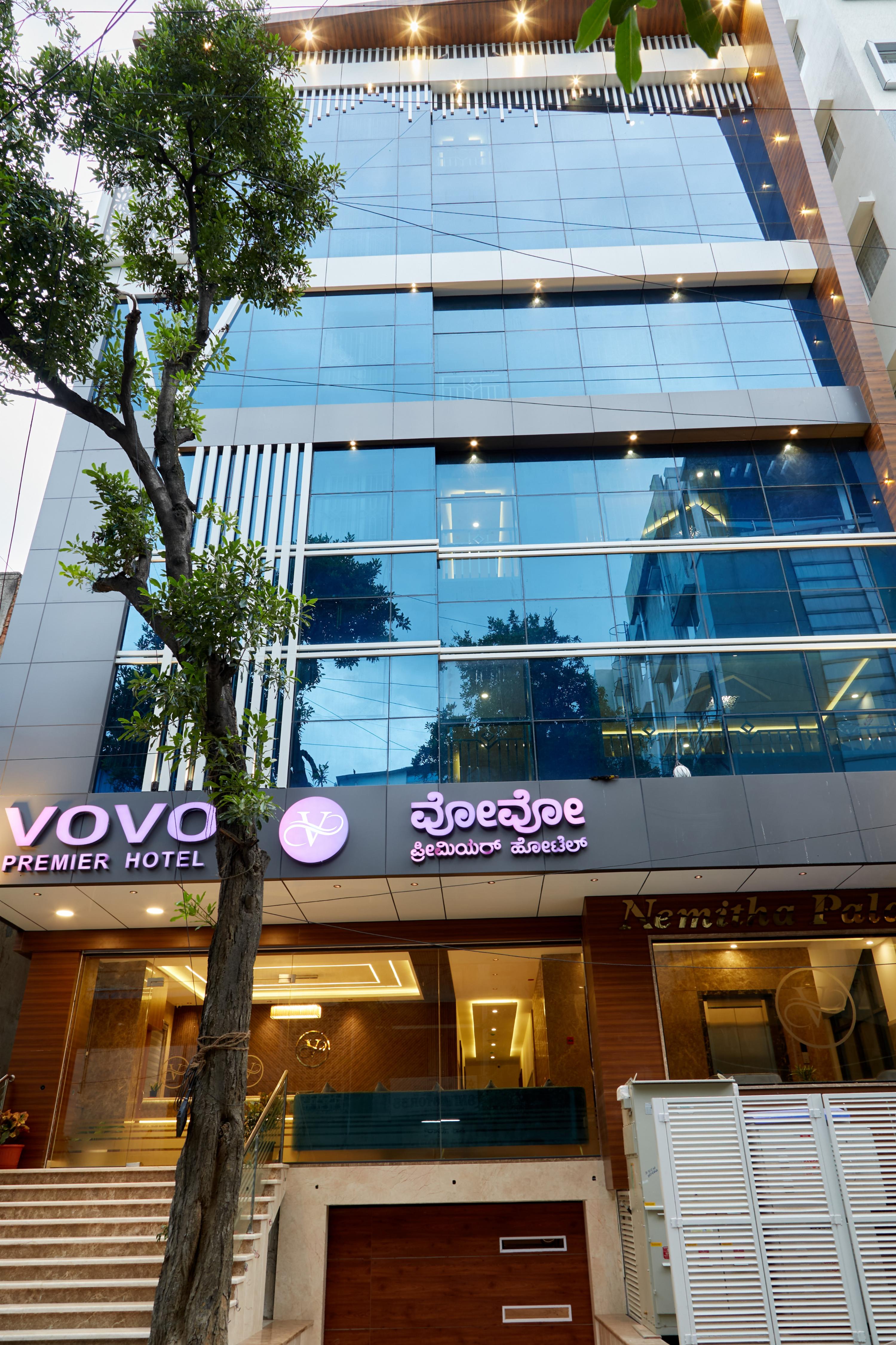 VOVO PREMIER HOTEL - Tap to explore photos