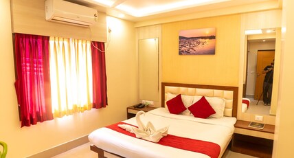 Hotel Sonajhuri , A unit of Hotel Priyadarshini Room Type - DELUXE ROOM