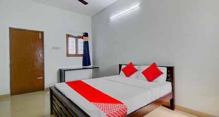 Hotel O SMS HOMES Room Type - Classic
