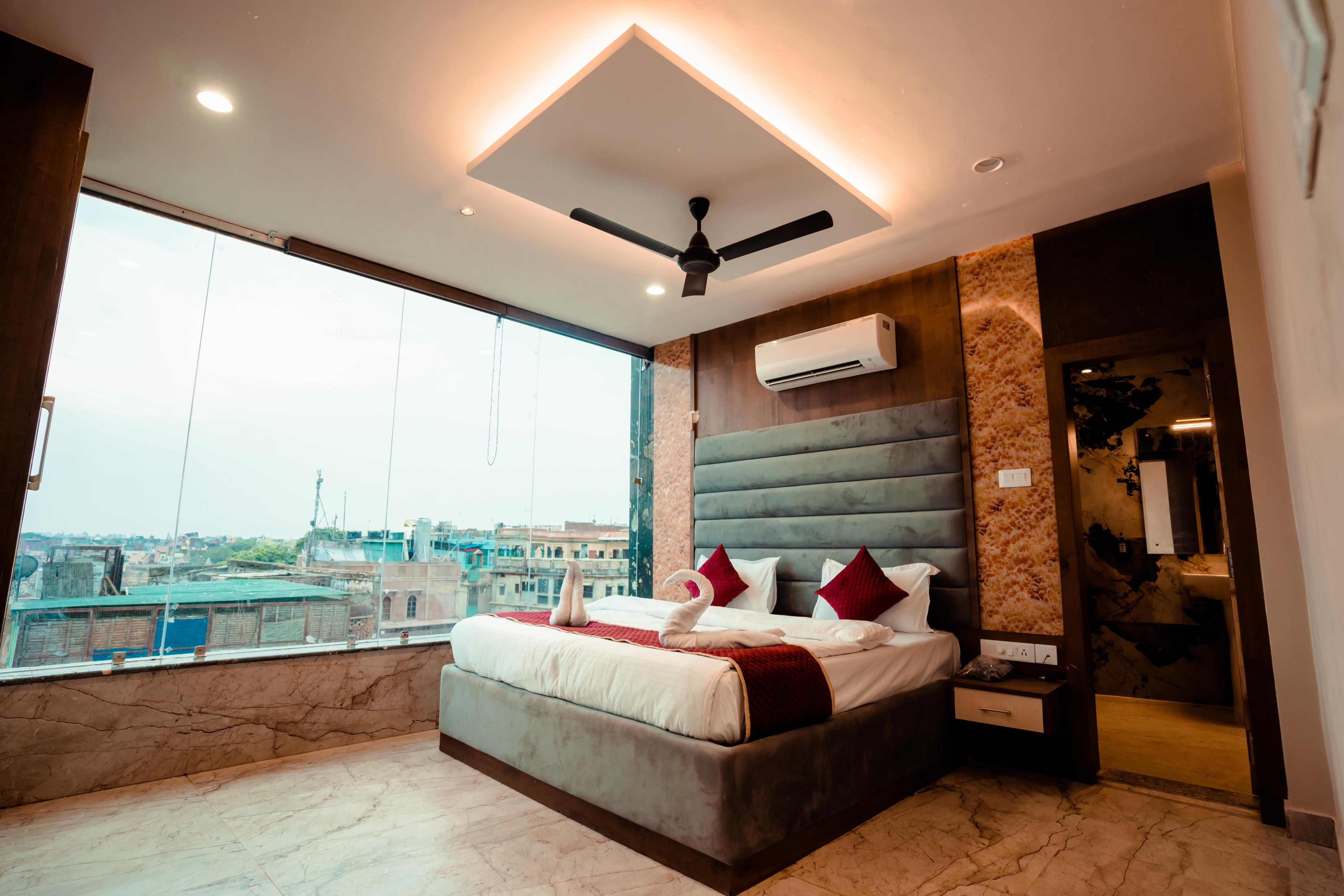 JSR Ganga @Dashashwamedh Ghat Room Type - Ganga View Room