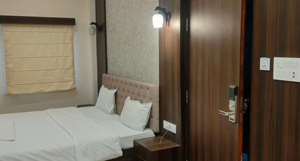 Hari Gopal Palace Room Type - super deluxe room(4 people room)