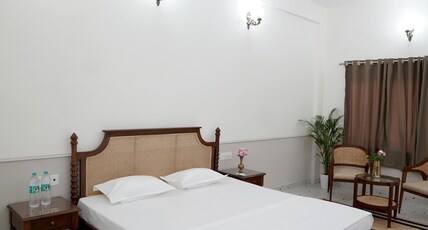 Shree Krishna Bhakti Ashram Room Type - SUPER DELUXE