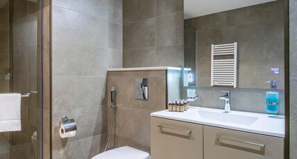Alliance Palace Room Type - Family Suite Alliance Palace Room Type - Family Suite