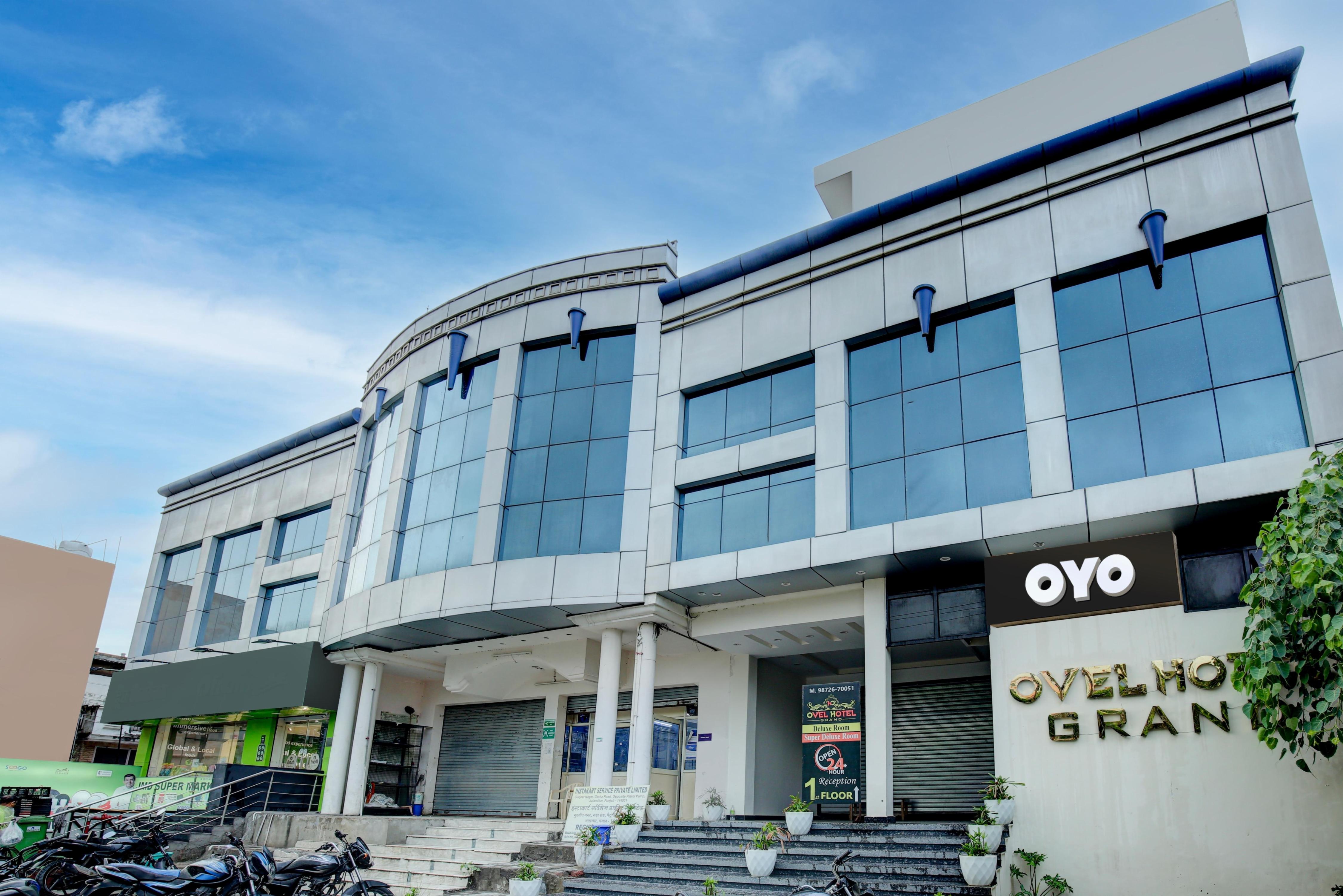 Collection O Ovel Hotel Grand - Tap to explore photos