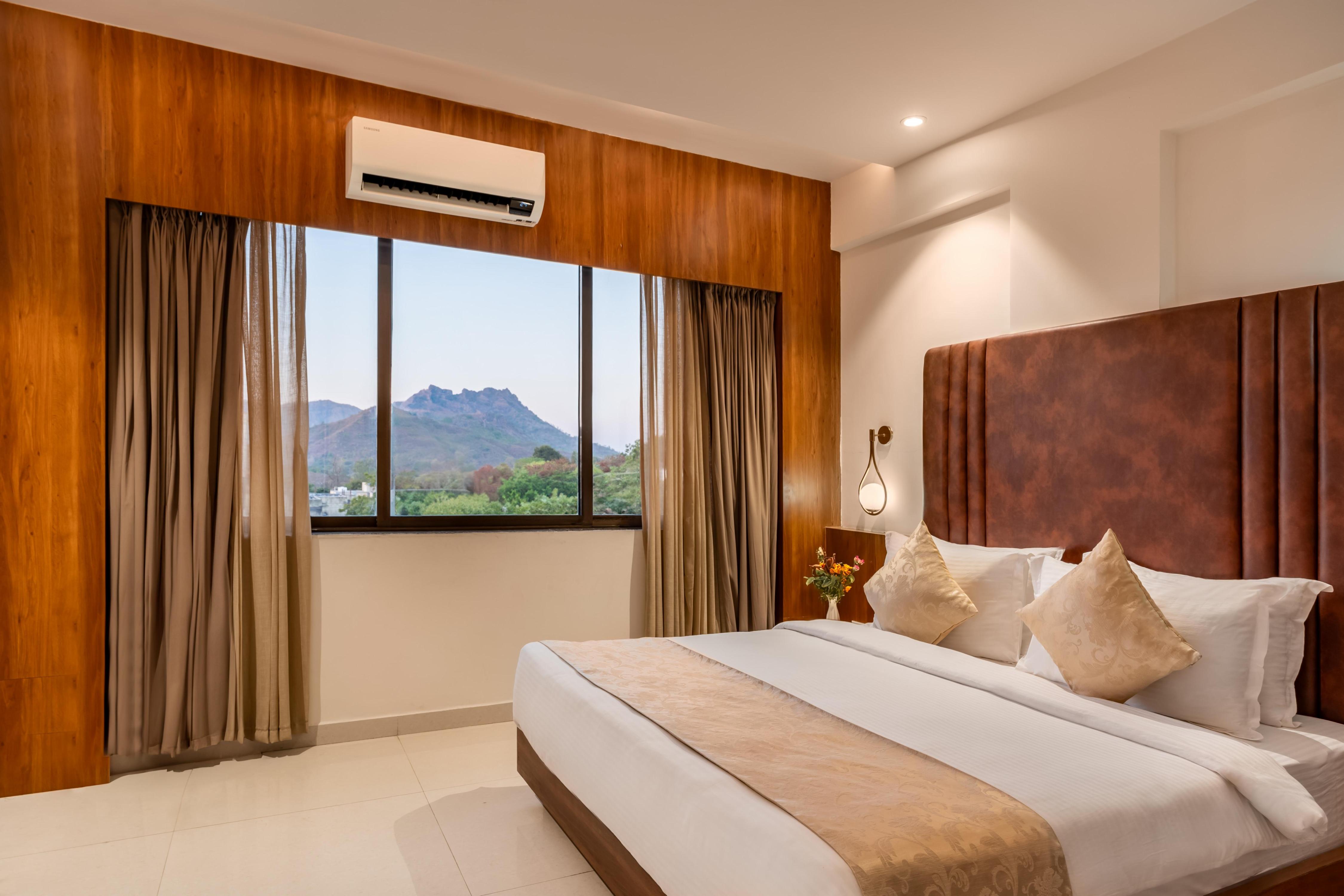 Lords Eco Inn Ambaji - Pure Veg - Tap to explore photos