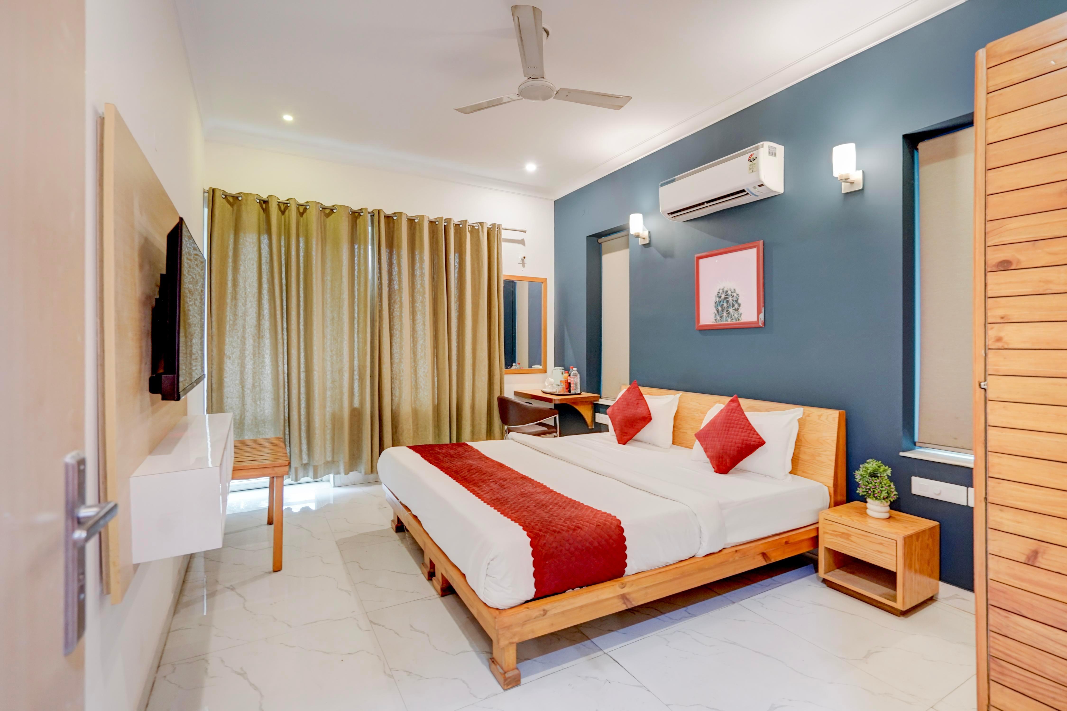 The Byke Express - Medicity | (Pan India Pure Veg Hotel Chain) - Tap to explore photos