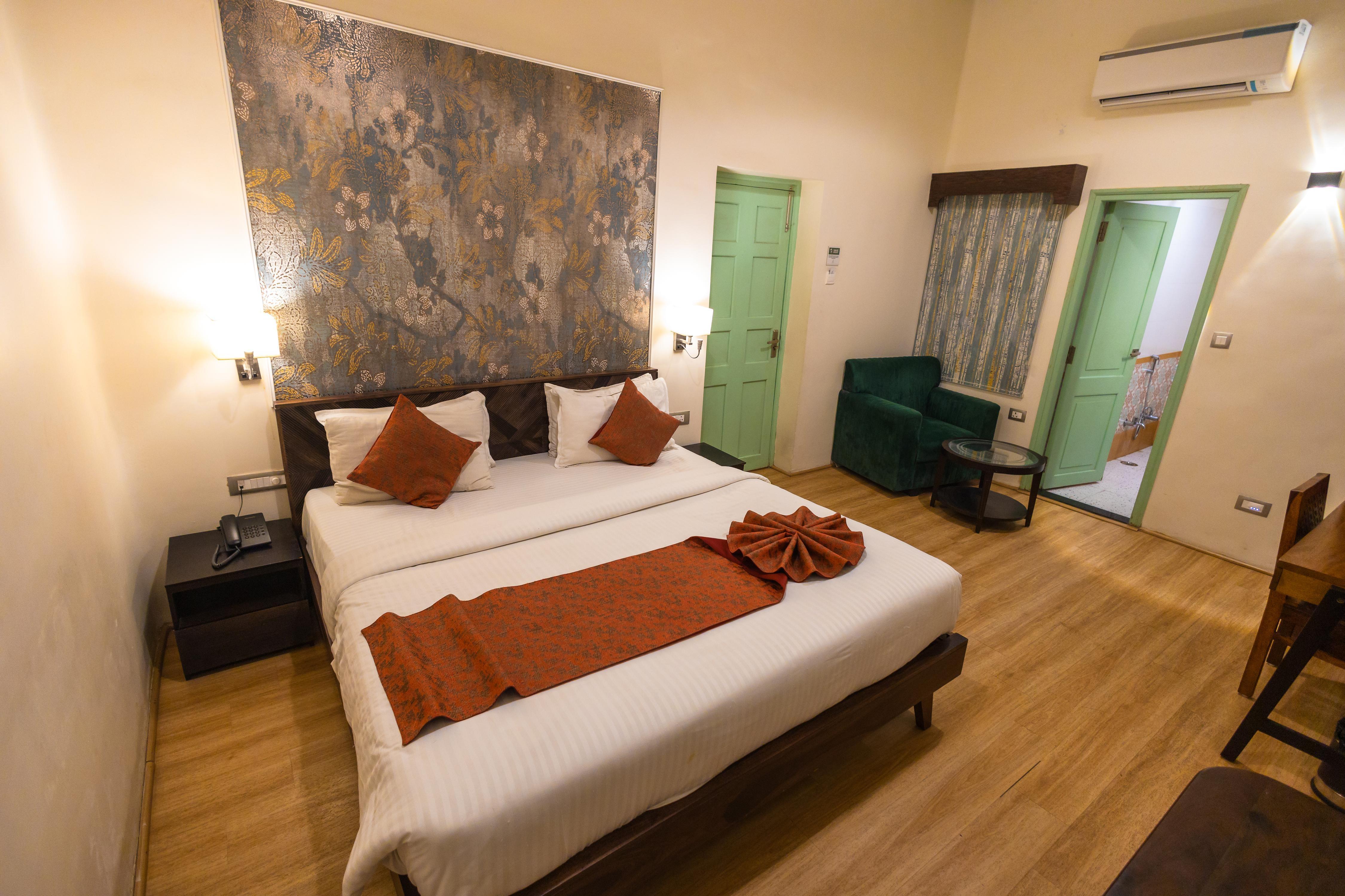 THE JAIS BOUTIQUE HOTEL {70 METERS FROM ASSI GHAT) - Tap to explore photos