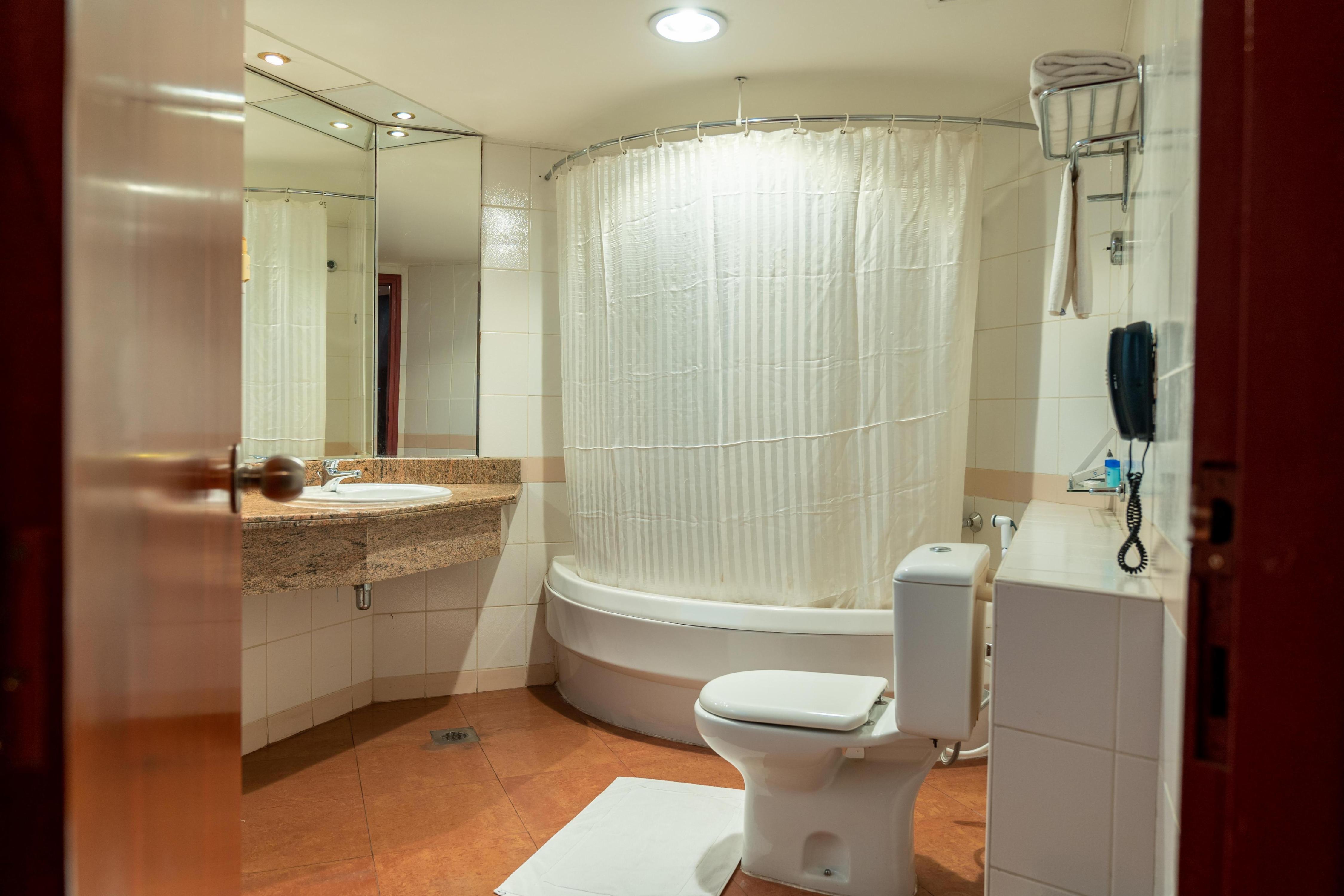 City Palace Hotel Bur Dubai - Tap to explore photos