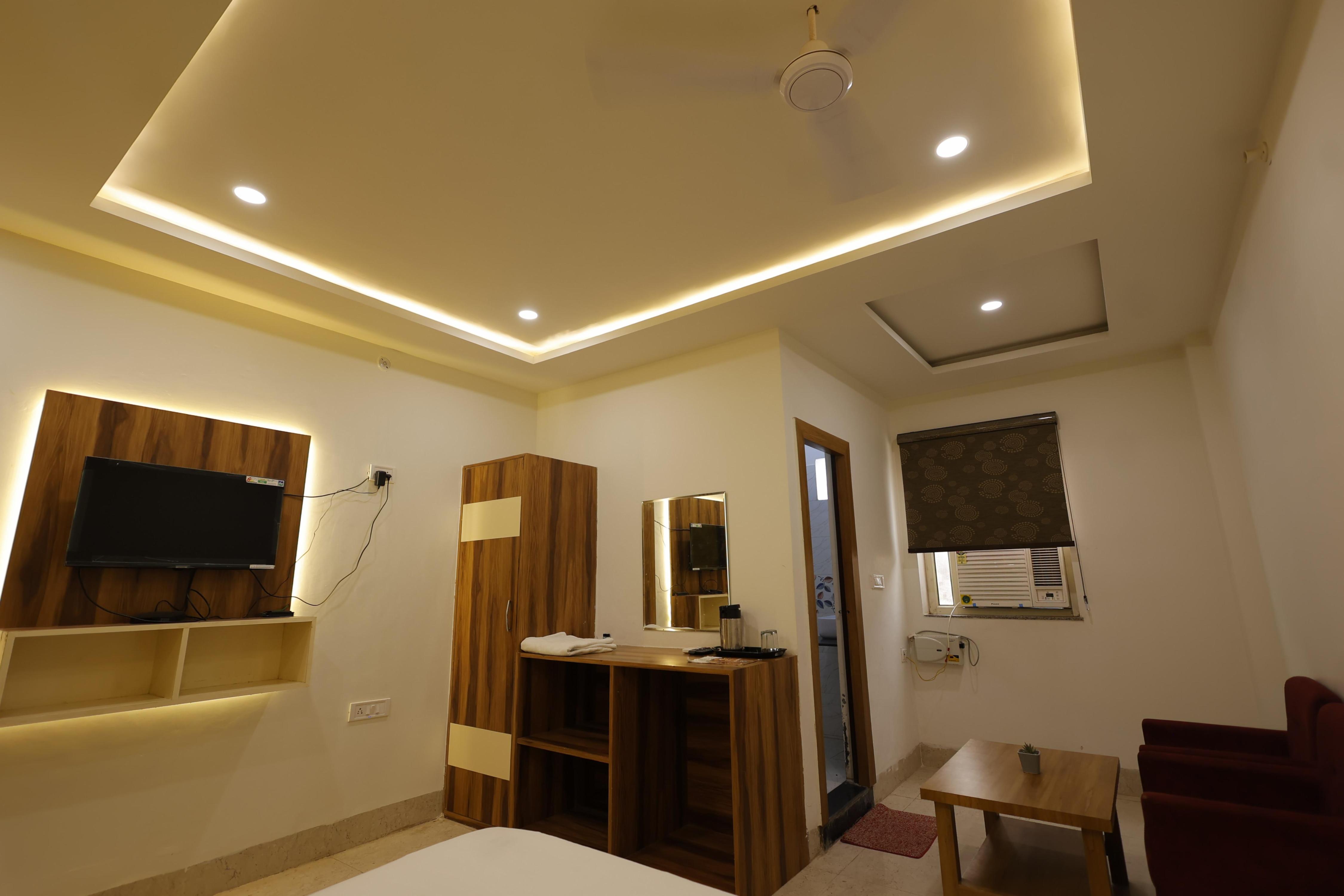 Silver Oaks Inn - Tap to explore photos