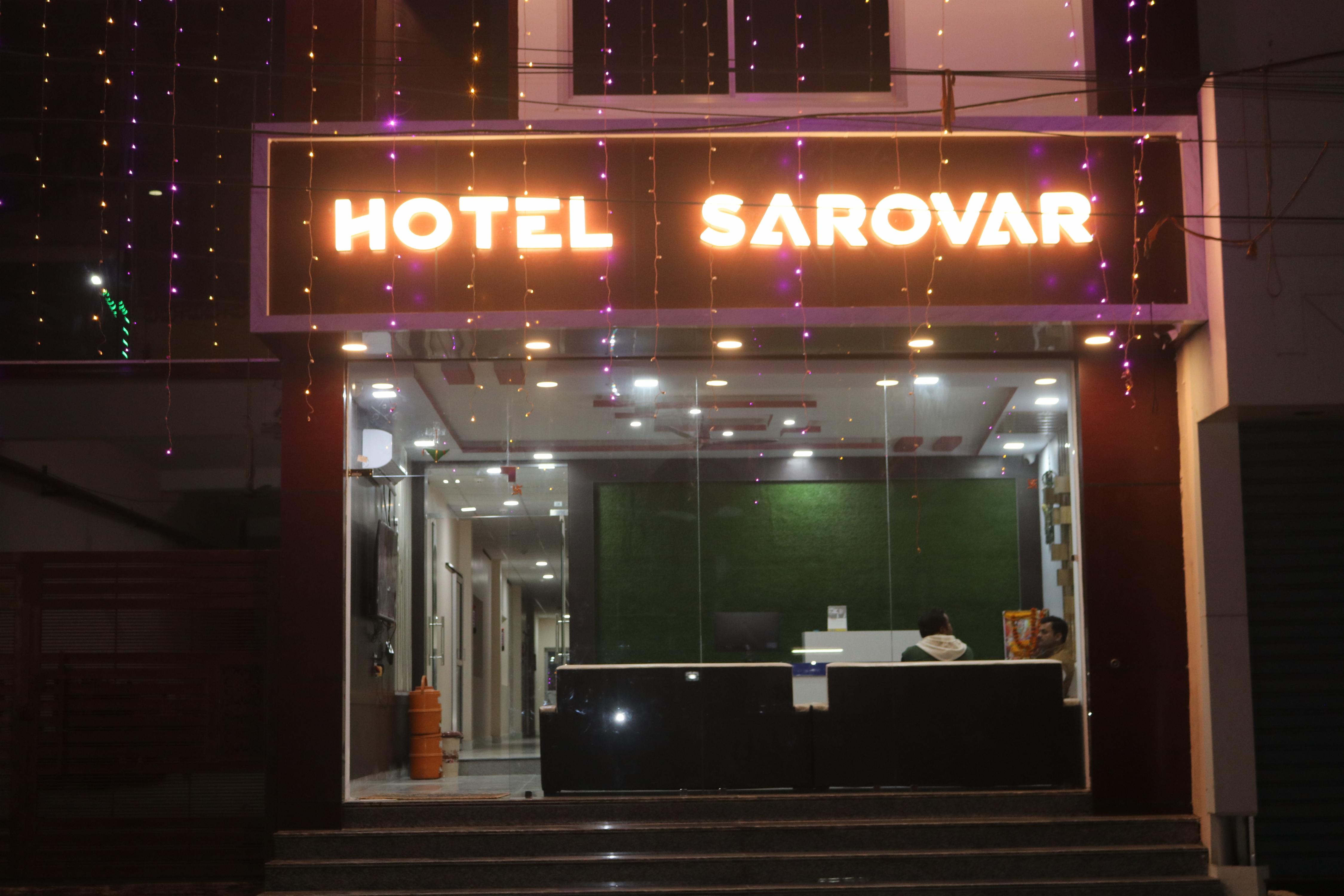 Hotel Sarovar