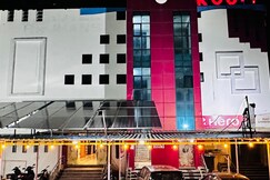 HOTEL RAJHANS