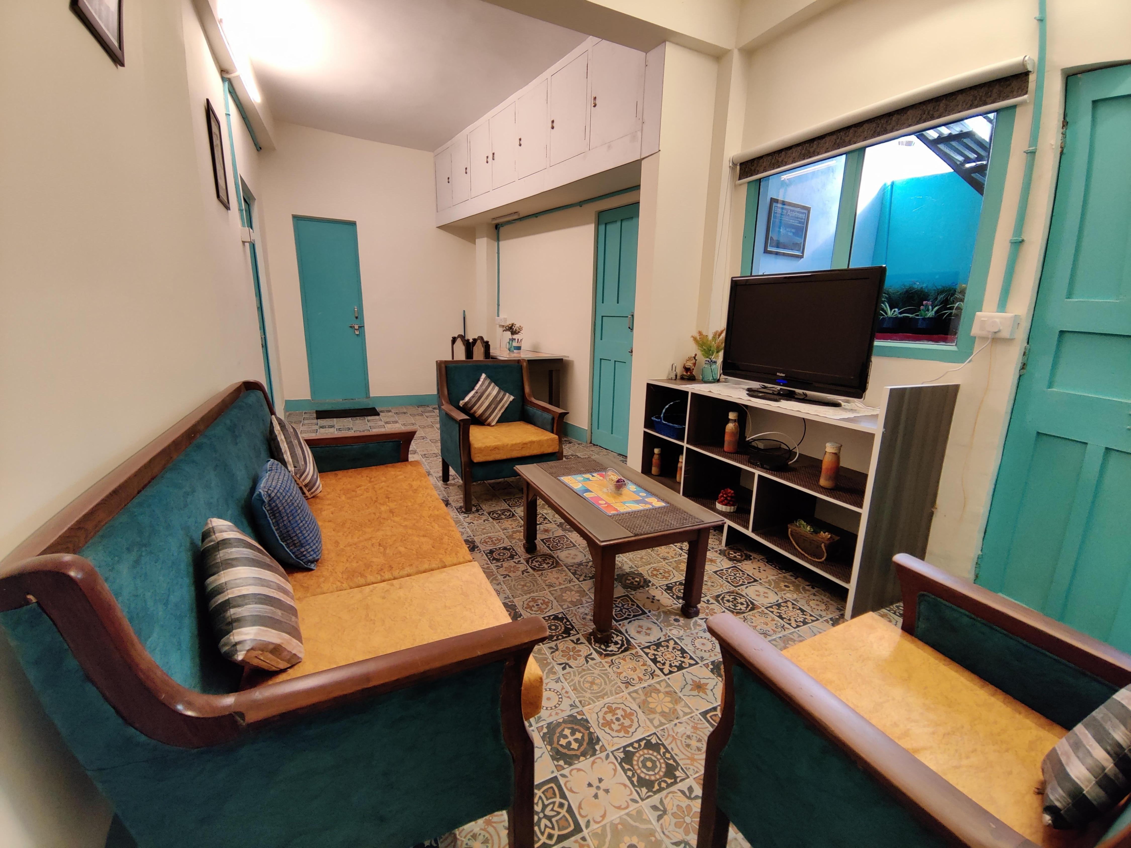Breeze 2 BHK Mall Road 5 Mins Walk And Rooftop Access - Tap to explore photos