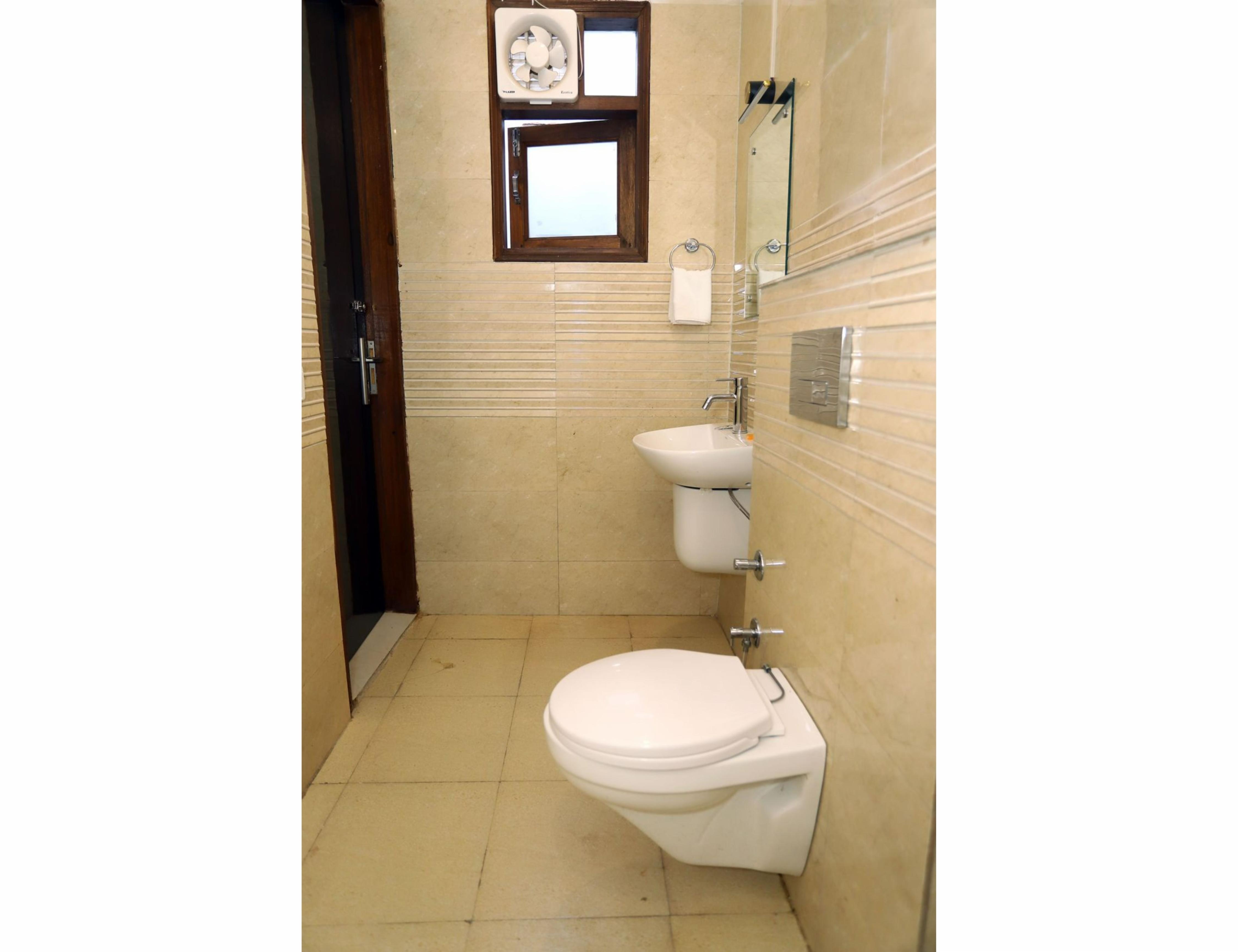 Vrindavan Guest House @South Delhi - Tap to explore photos