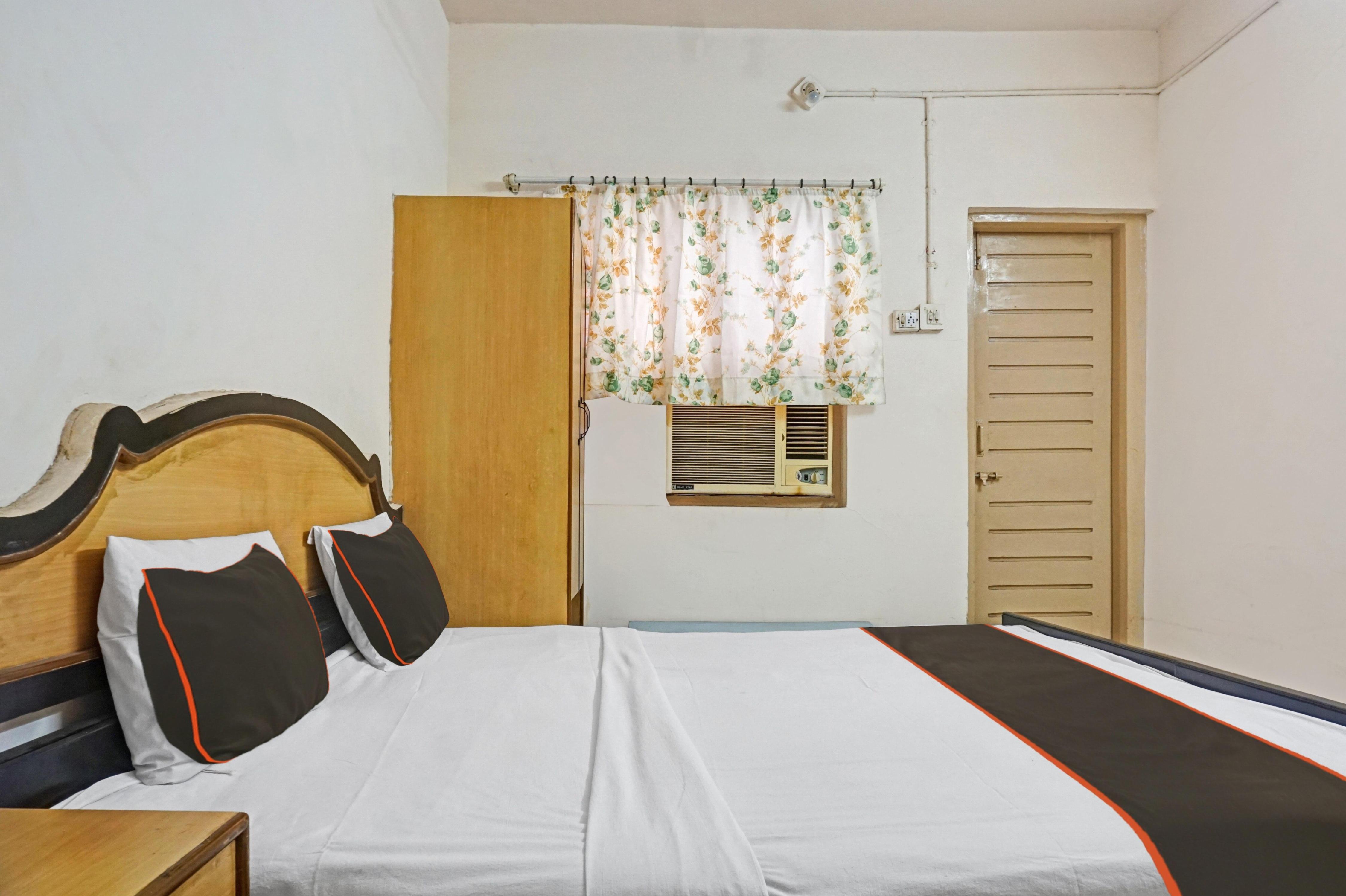 Hotel O Thakkar Lodge - Tap to explore photos