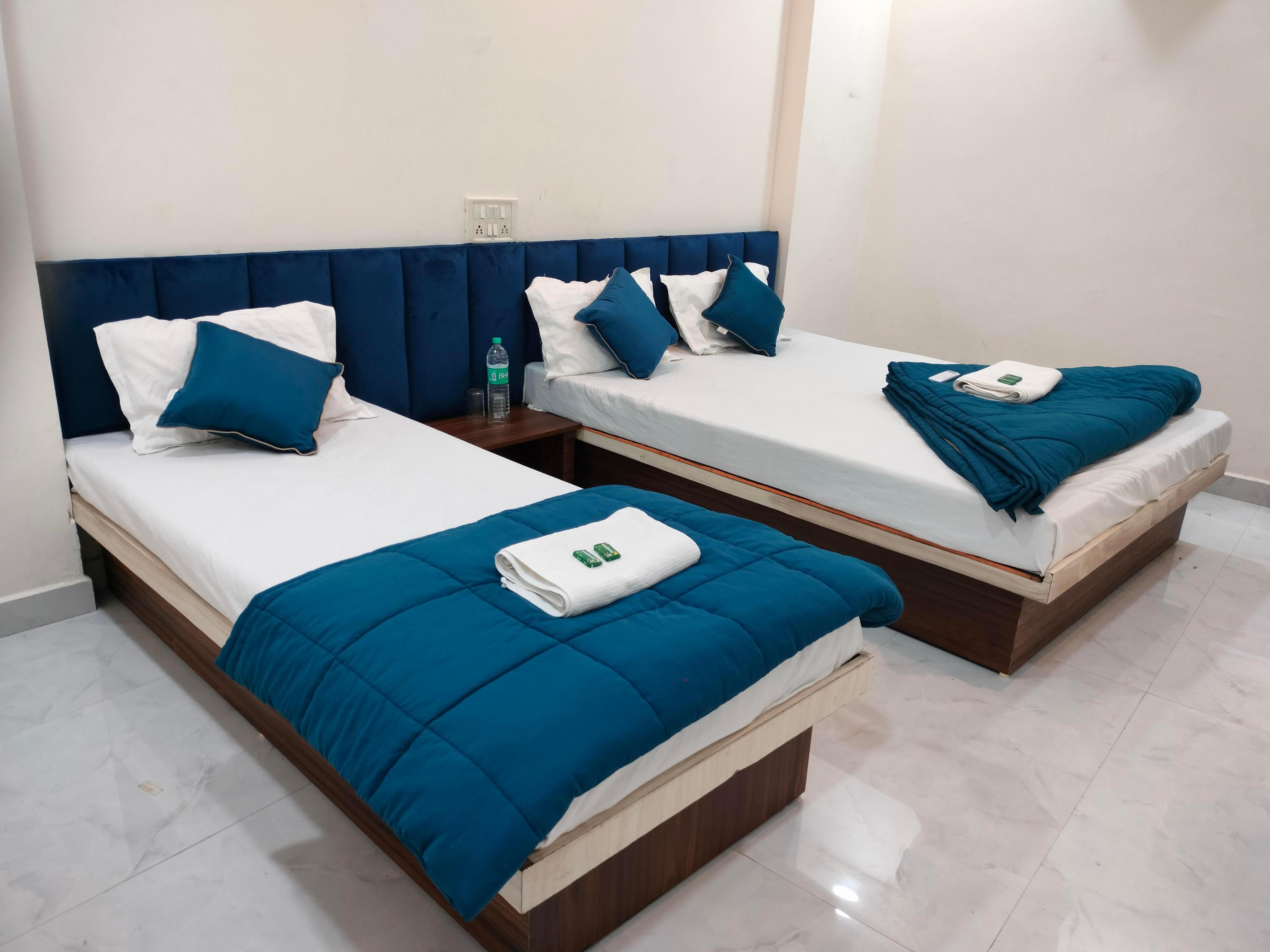 Rudransh Guest house - Tap to explore photos