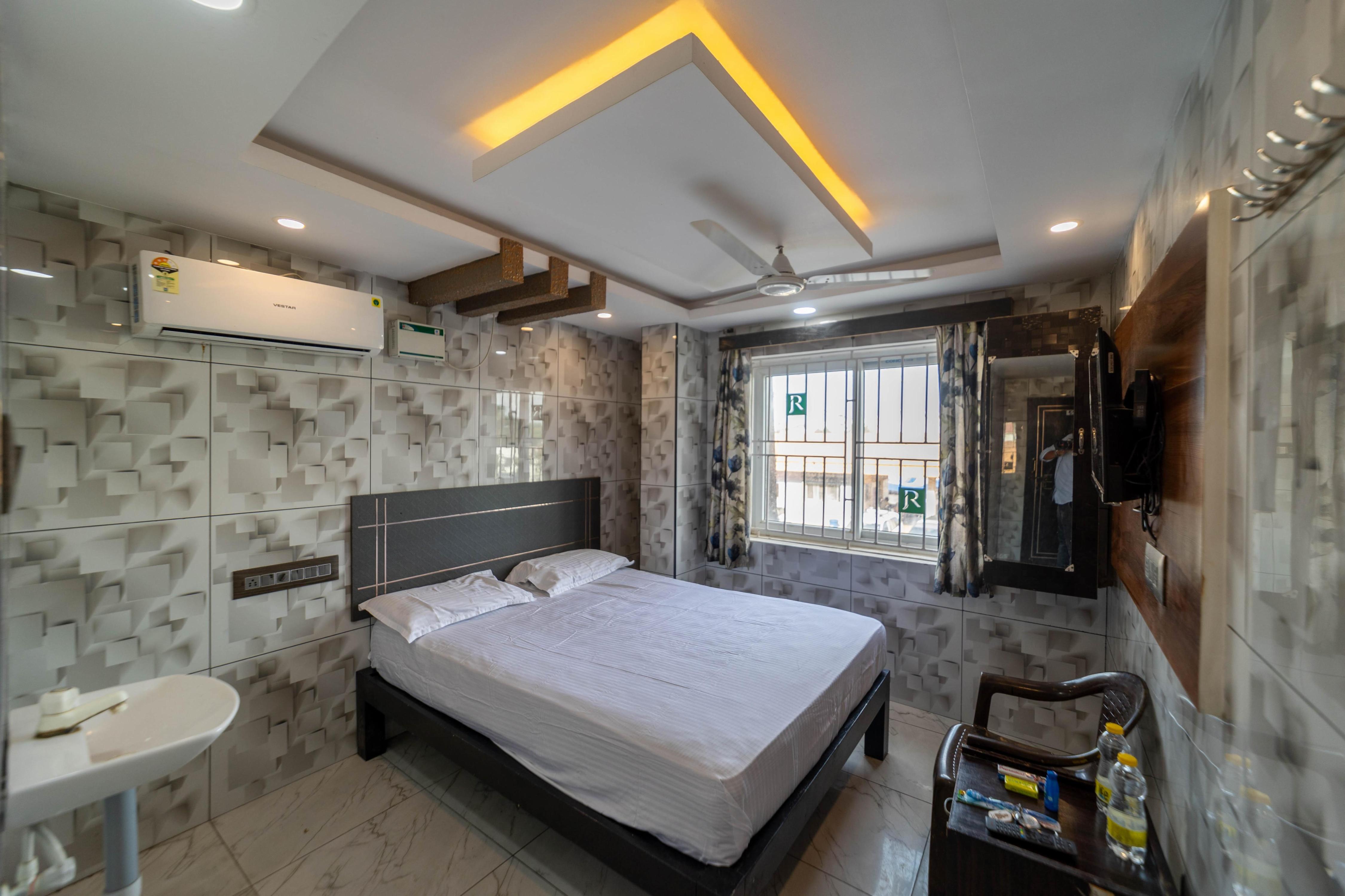 JR GRANDE Room Type - Standard AC