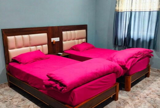 Hotel O Snug Inn