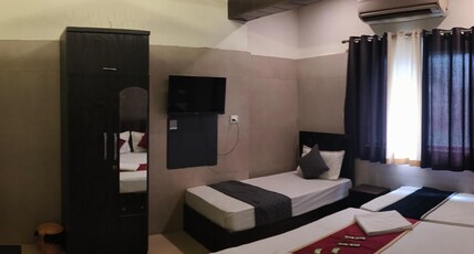 Hotel goyal palace Room Type - Deluxe Four Bed  Room