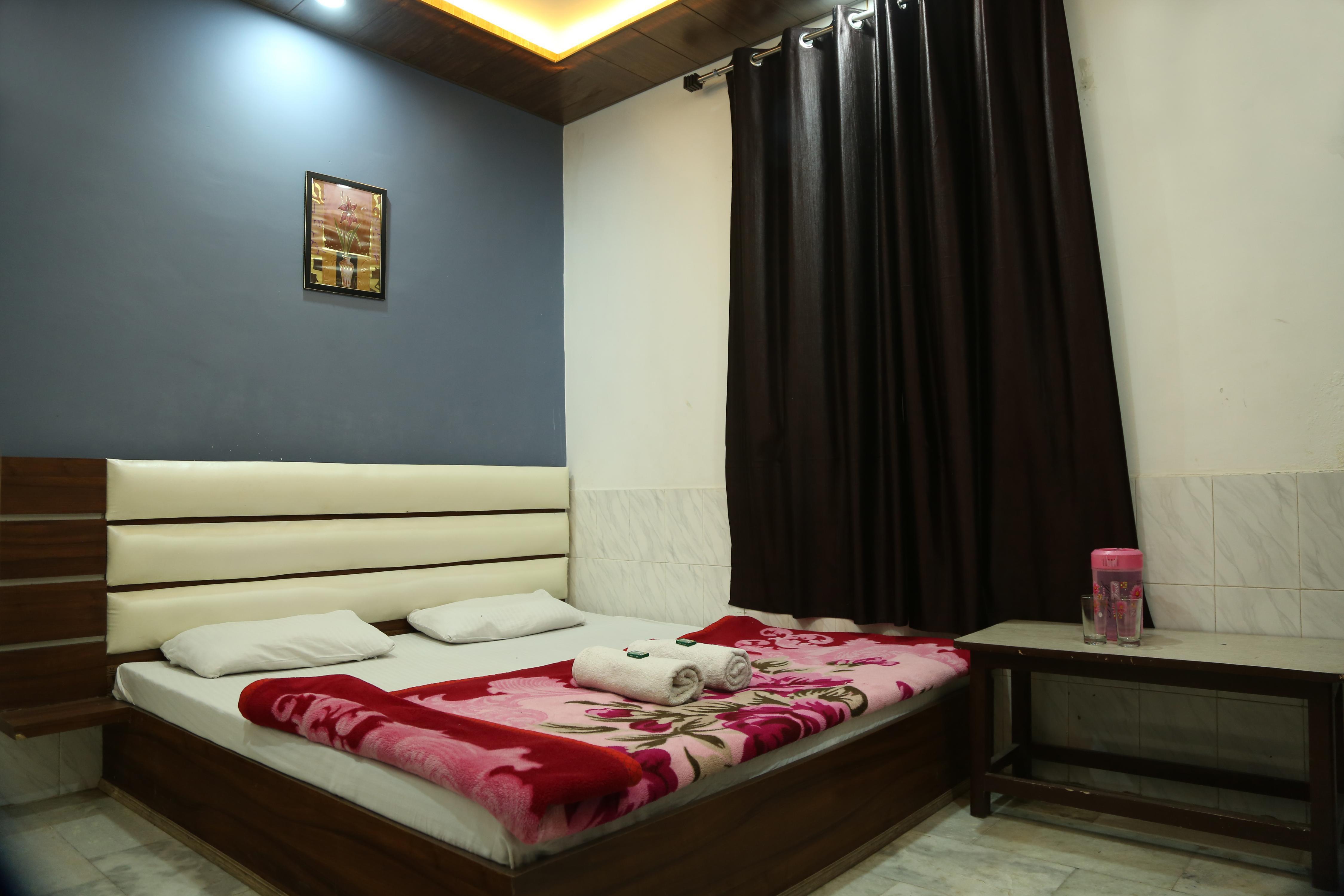 Laugh tale hostel Room Type - Standard Double Room