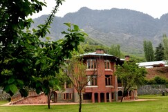 Khaas Muqaam Villa, Nishat