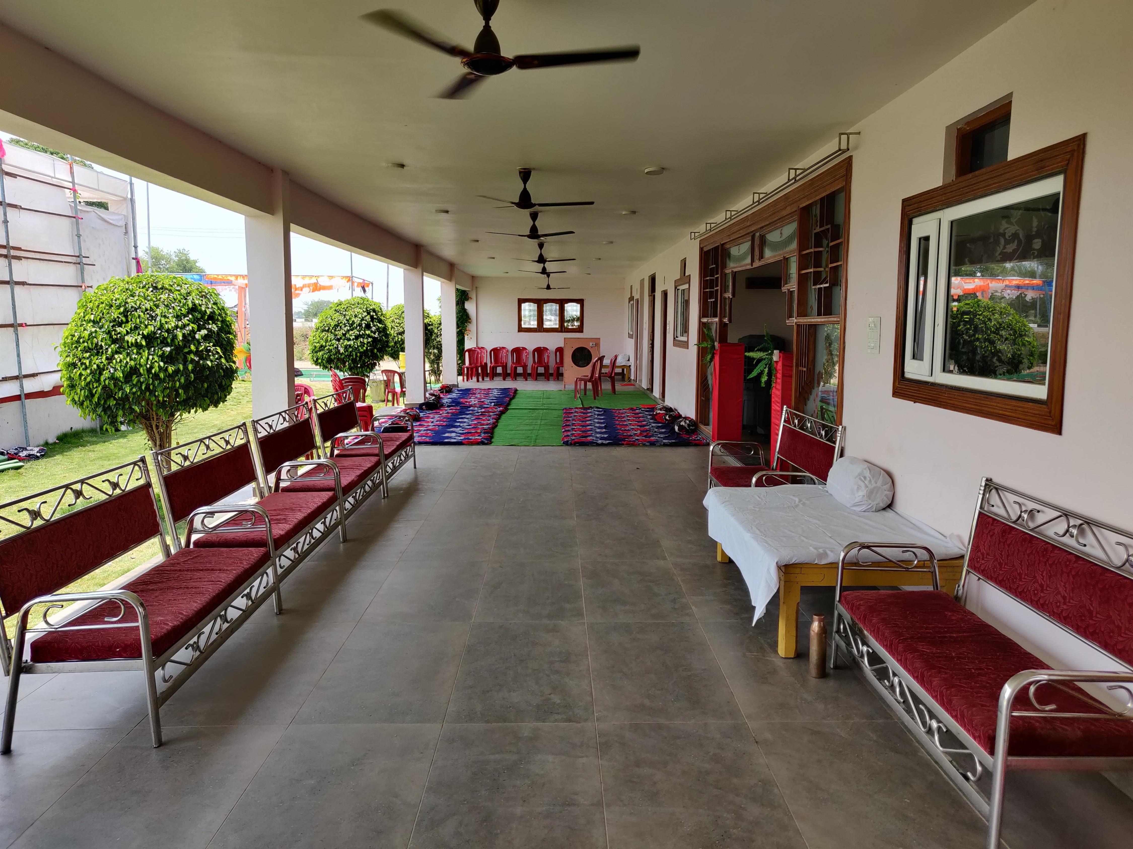 Maharaja hotel and garden - Tap to explore photos