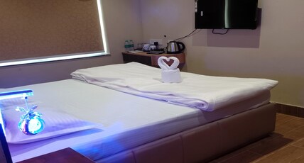 Malancha Hotel Cum Restaurant Cum Bar Room Type - Super Deluxe AC