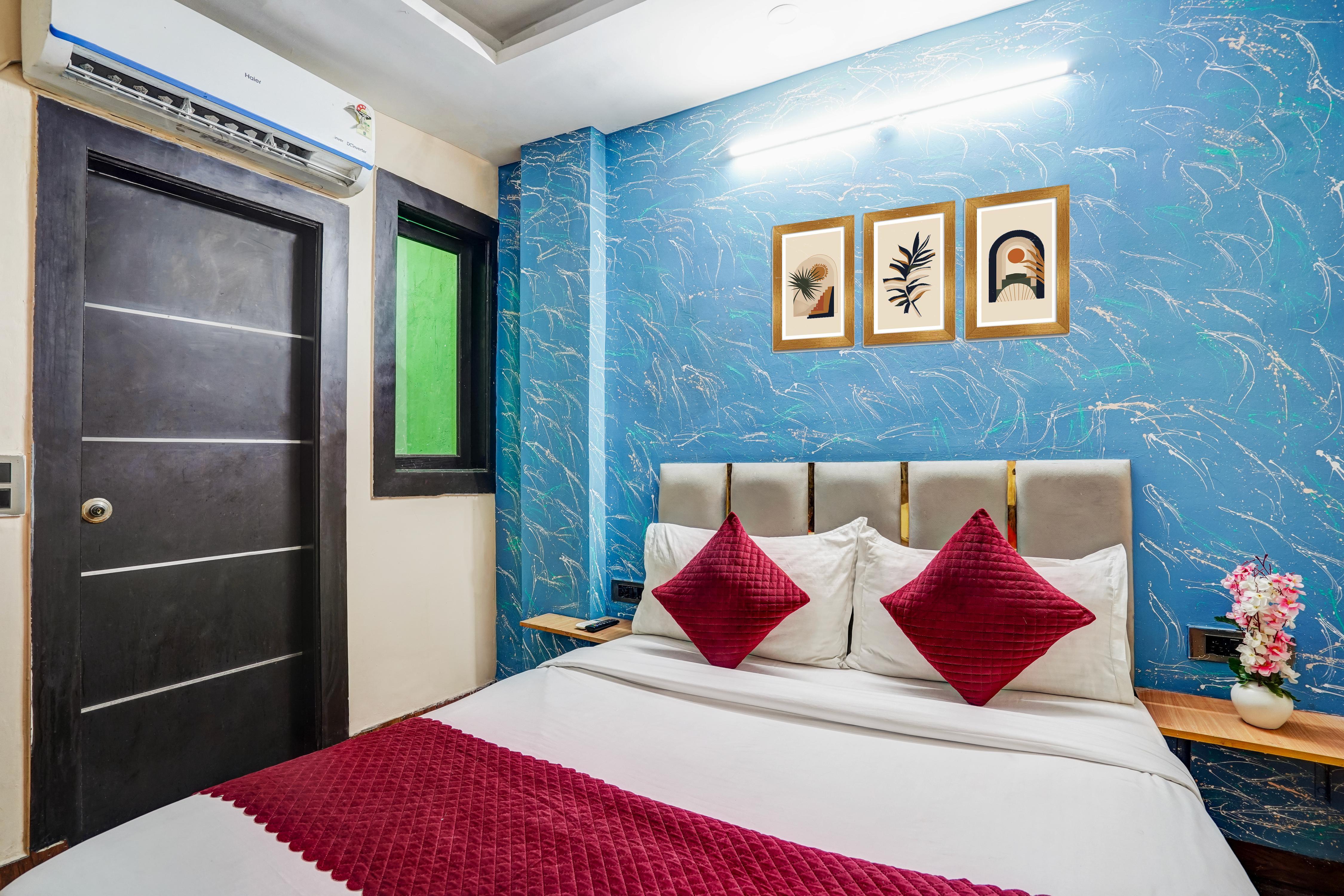 Hotel Twamev Laxmi Nagar - Tap to explore photos