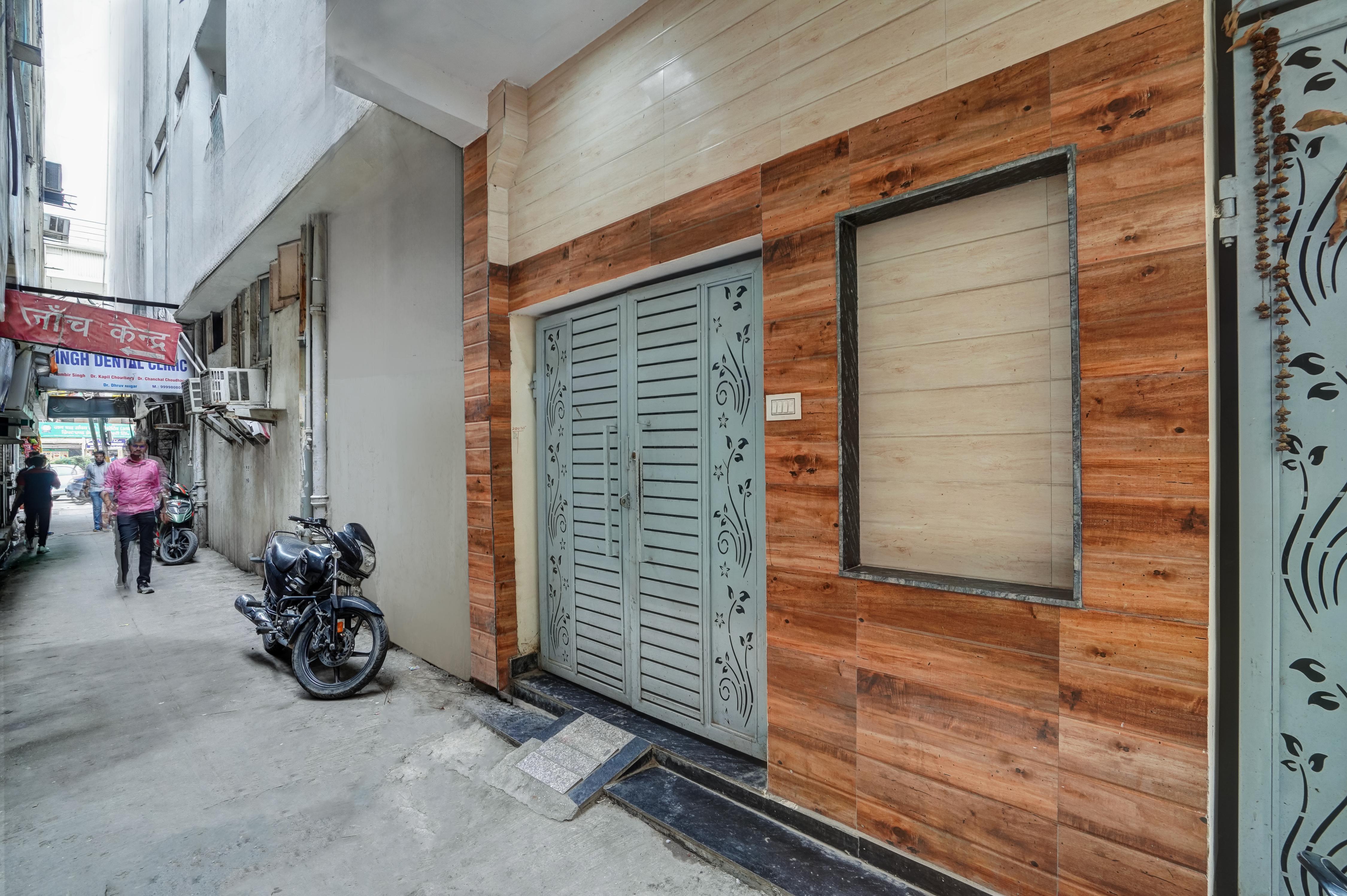 Hotel Twamev Laxmi Nagar - Tap to explore photos