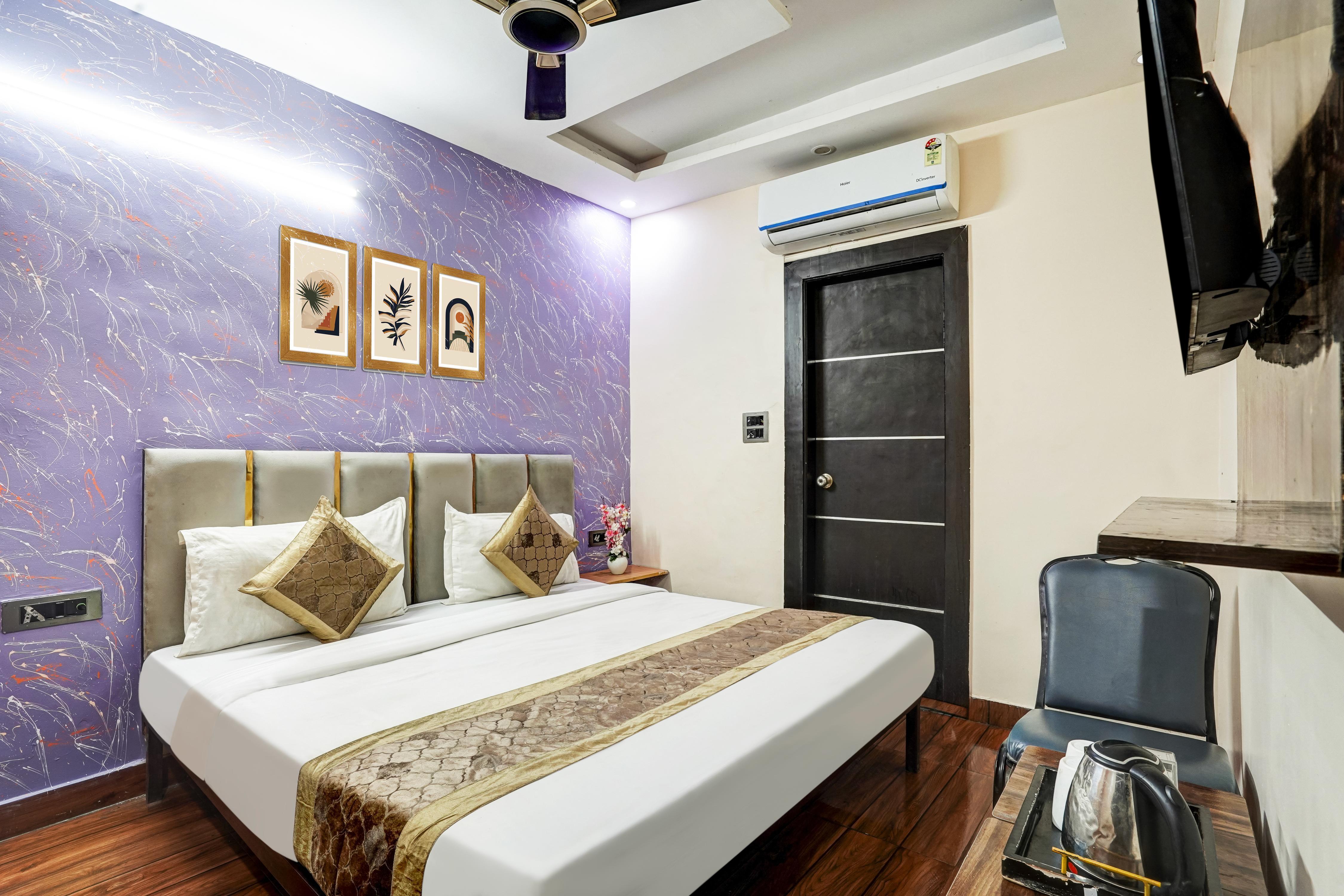 Hotel Twamev Laxmi Nagar - Tap to explore photos