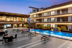 CRYSTAL VILLAGE Hotel